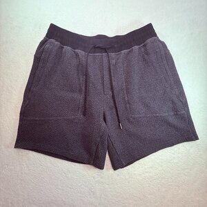 Lululemon At Ease Shorts Mens Size XL 7" Inseam Dark Gray & Black, Textured